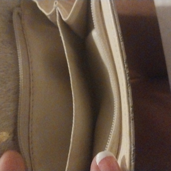 Women Faux Animal Print Metallic Wallet - Picture 5 of 5